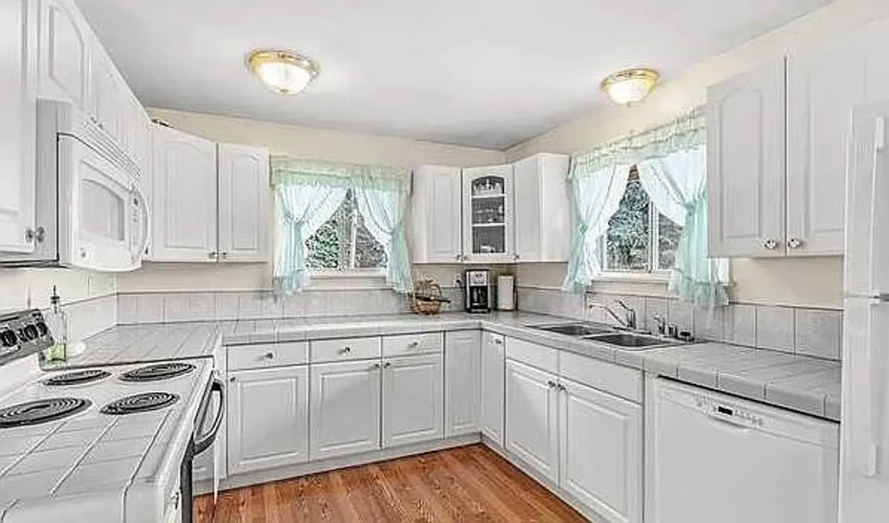 16210 Larch Way - Photo 6 of 15