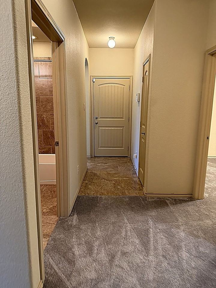 1800 Potrillo Ln - Photo 6 of 16