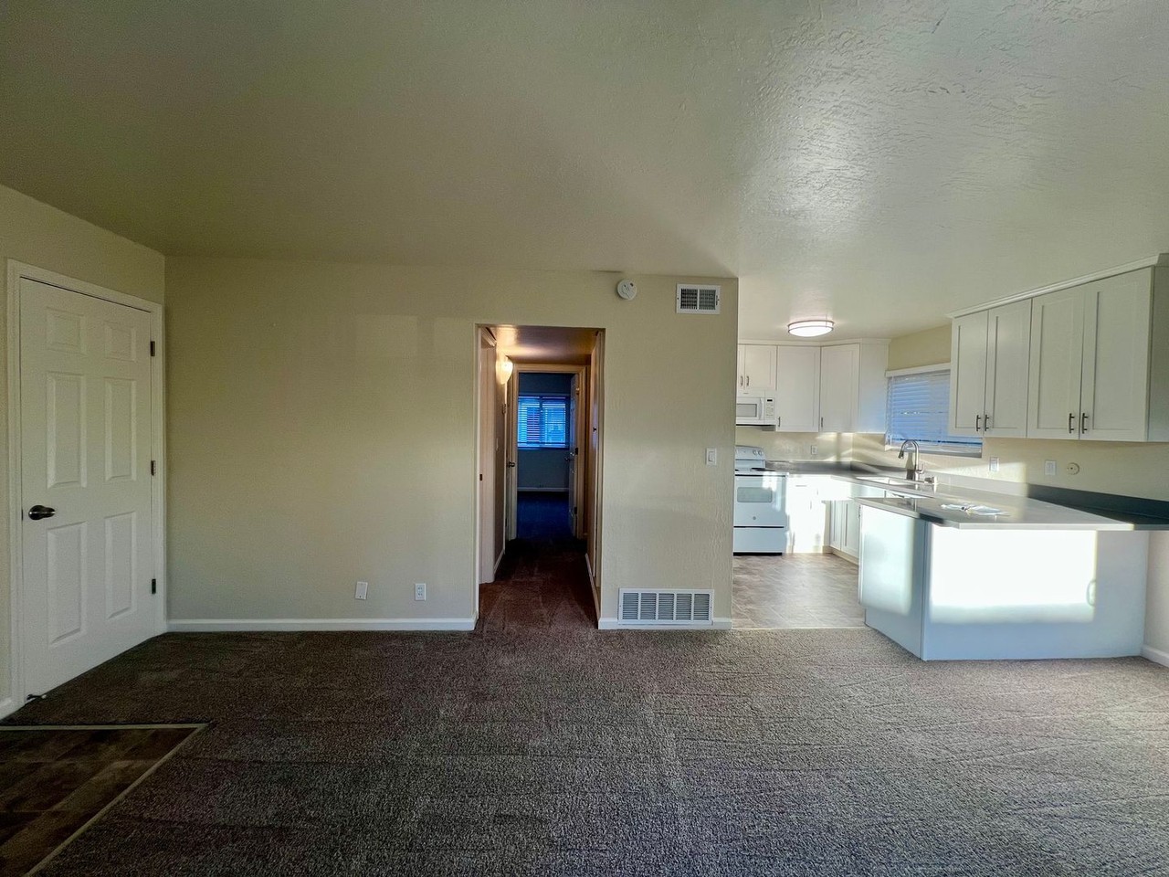 3449 Agate Dr #4 - Photo 5 of 28