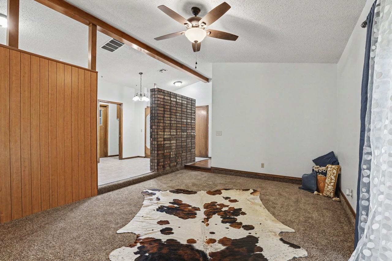 3917 Clendon Way - Photo 3 of 28