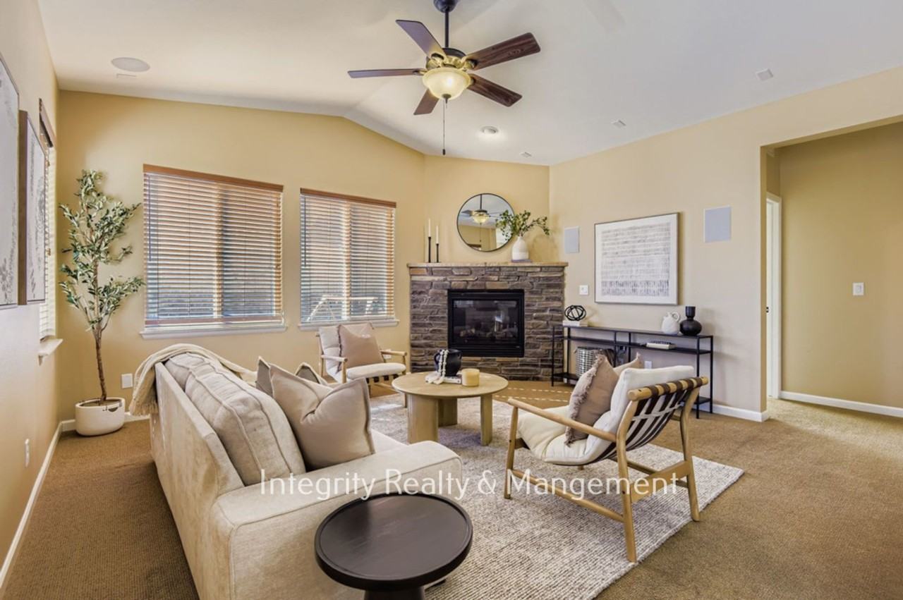 3839 Donnington Cir - Photo 3 of 23