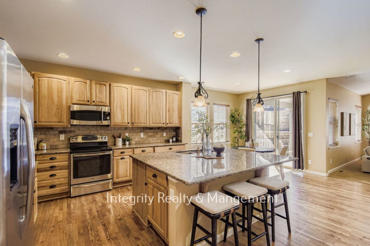3839 Donnington Cir - Photo 5 of 23