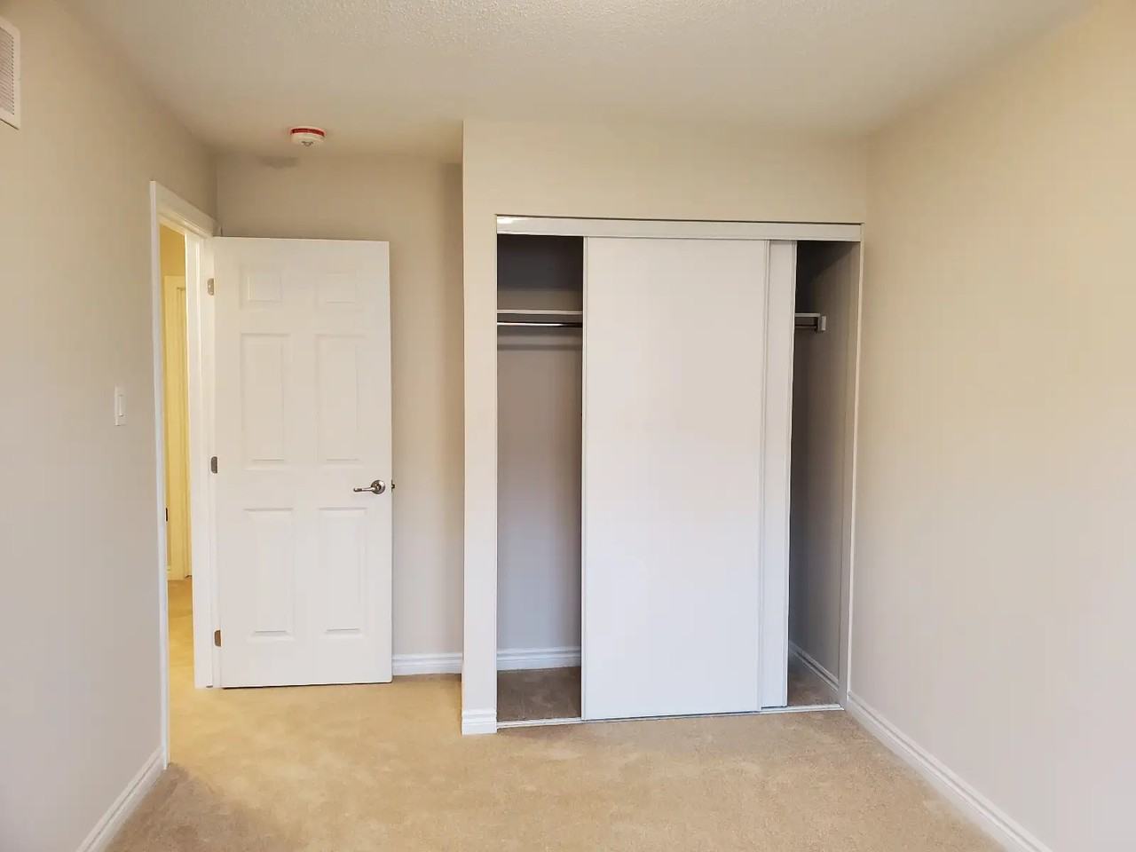 541 Catleaf Row - Photo 6 of 8