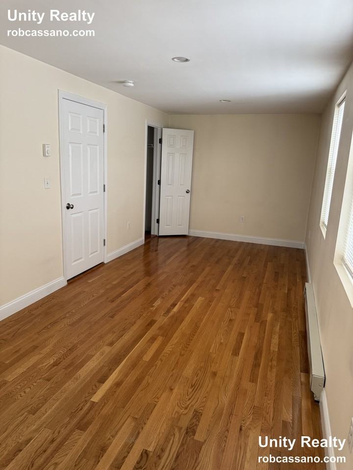 Middlesex Ave #4 - Photo 4 of 9