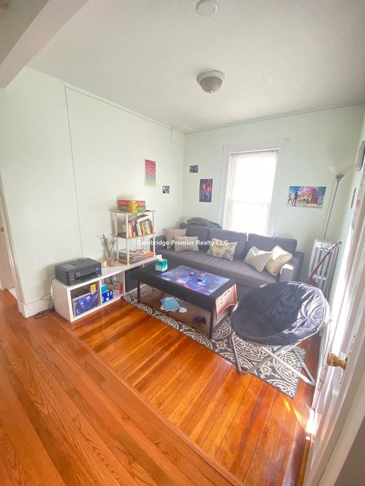 Kinnaird St #1