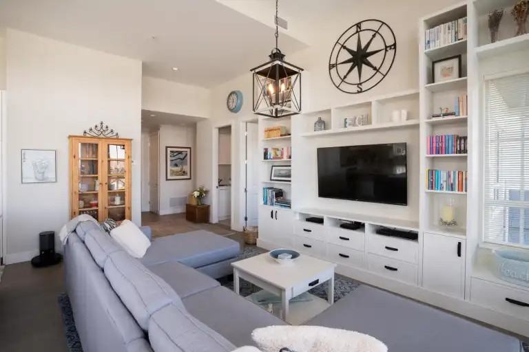 5535 Admiral Way #308 - Photo 6 of 20