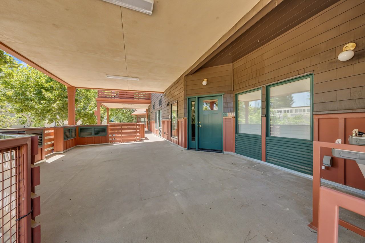 207 3rd St #230 - Photo 4 of 26