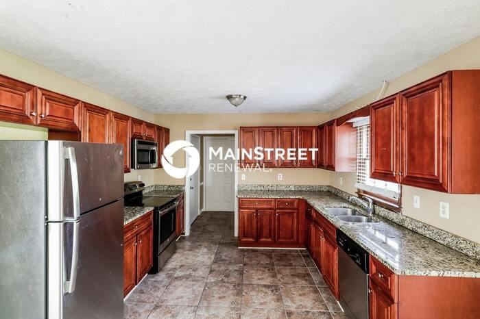 1831 Nicole Ln - Photo 5 of 18