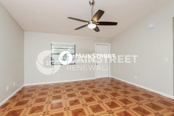 1114 Ivanhoe St Nw - Photo 5 of 16