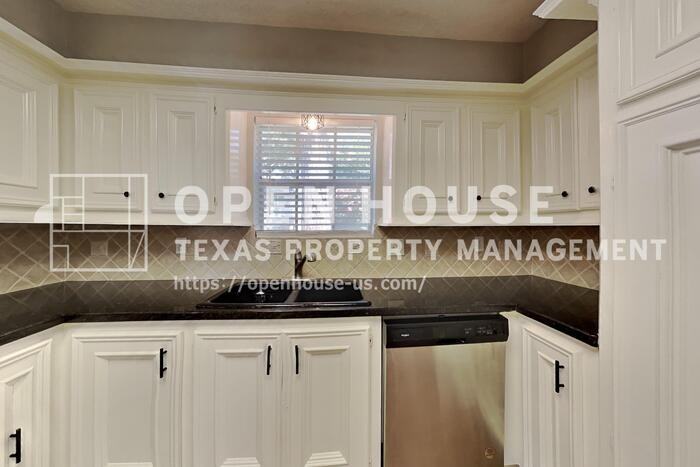 8427 Burwood Park Dr - Photo 6 of 21