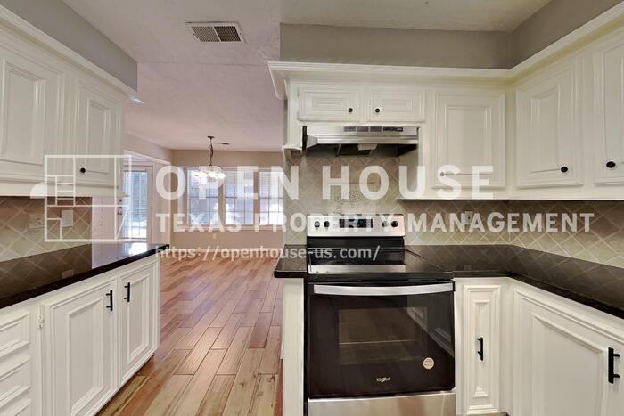 8427 Burwood Park Dr - Photo 7 of 21