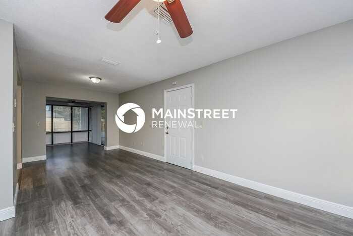 660 Mckinley Ct - Photo 4 of 16