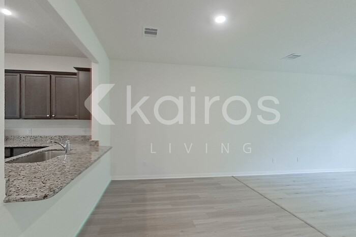 10631 Hillside Creek Dr - Photo 5 of 36