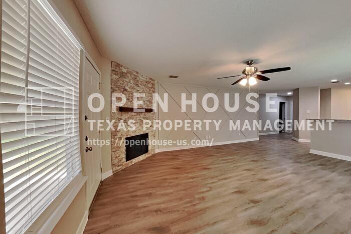 1022 Halifax Ln - Photo 5 of 20