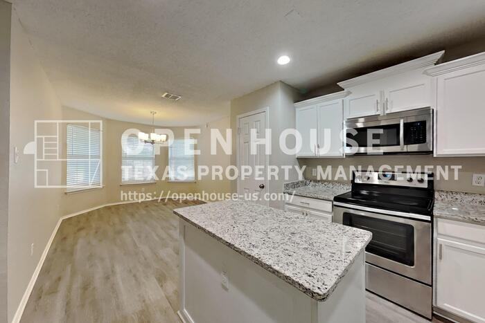 1022 Halifax Ln - Photo 7 of 20