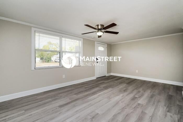 12906 Kings Manor Ave - Photo 2 of 15