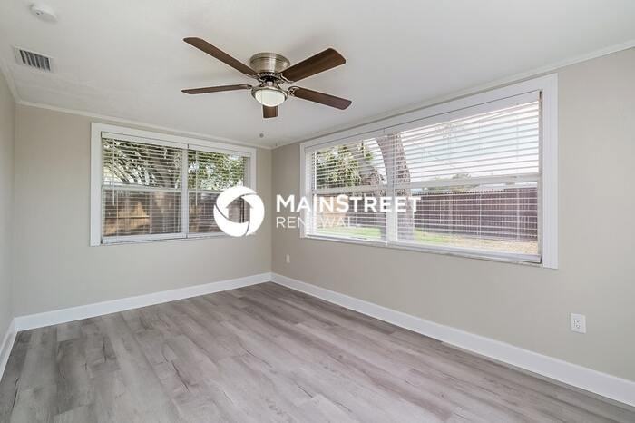 12906 Kings Manor Ave - Photo 6 of 15