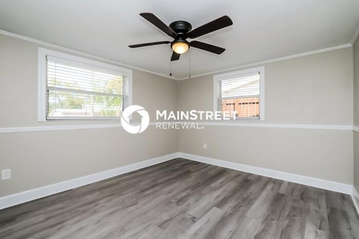 12906 Kings Manor Ave - Photo 7 of 15