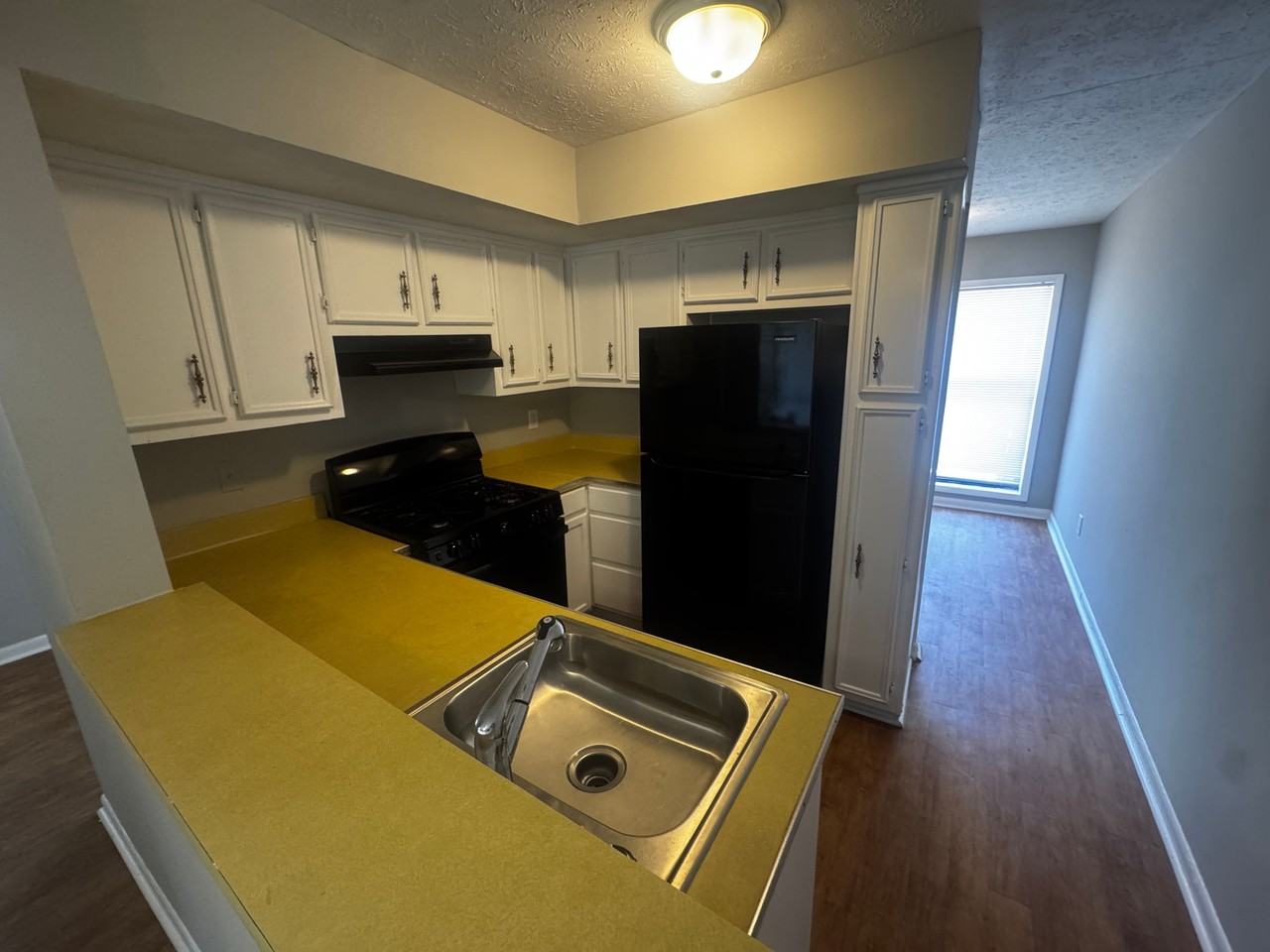177 Governors Dr - Photo 6 of 38