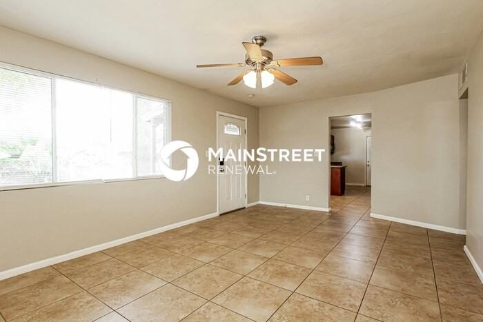 2339 W Avalon Dr - Photo 4 of 18
