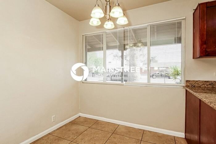 2339 W Avalon Dr - Photo 5 of 18