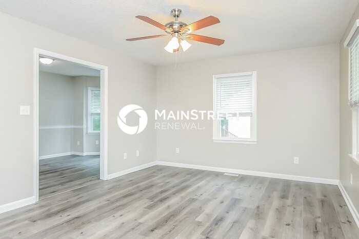 208 Redberry Dr - Photo 2 of 18