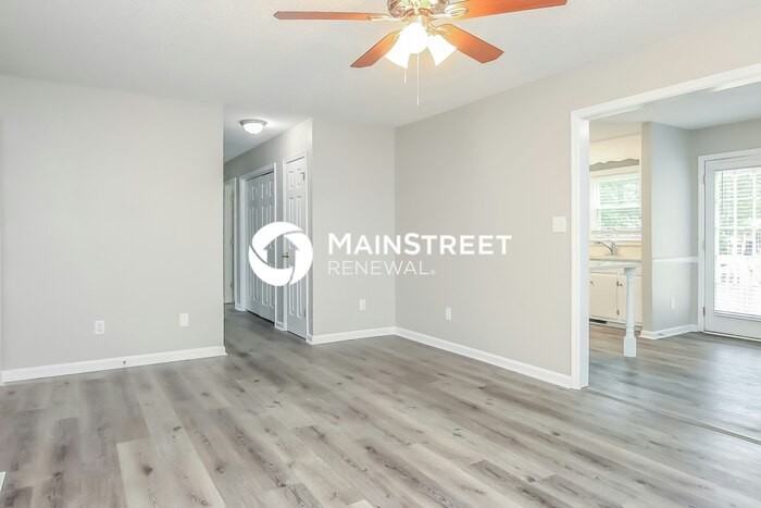 208 Redberry Dr - Photo 3 of 18