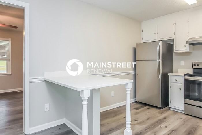 208 Redberry Dr - Photo 6 of 18
