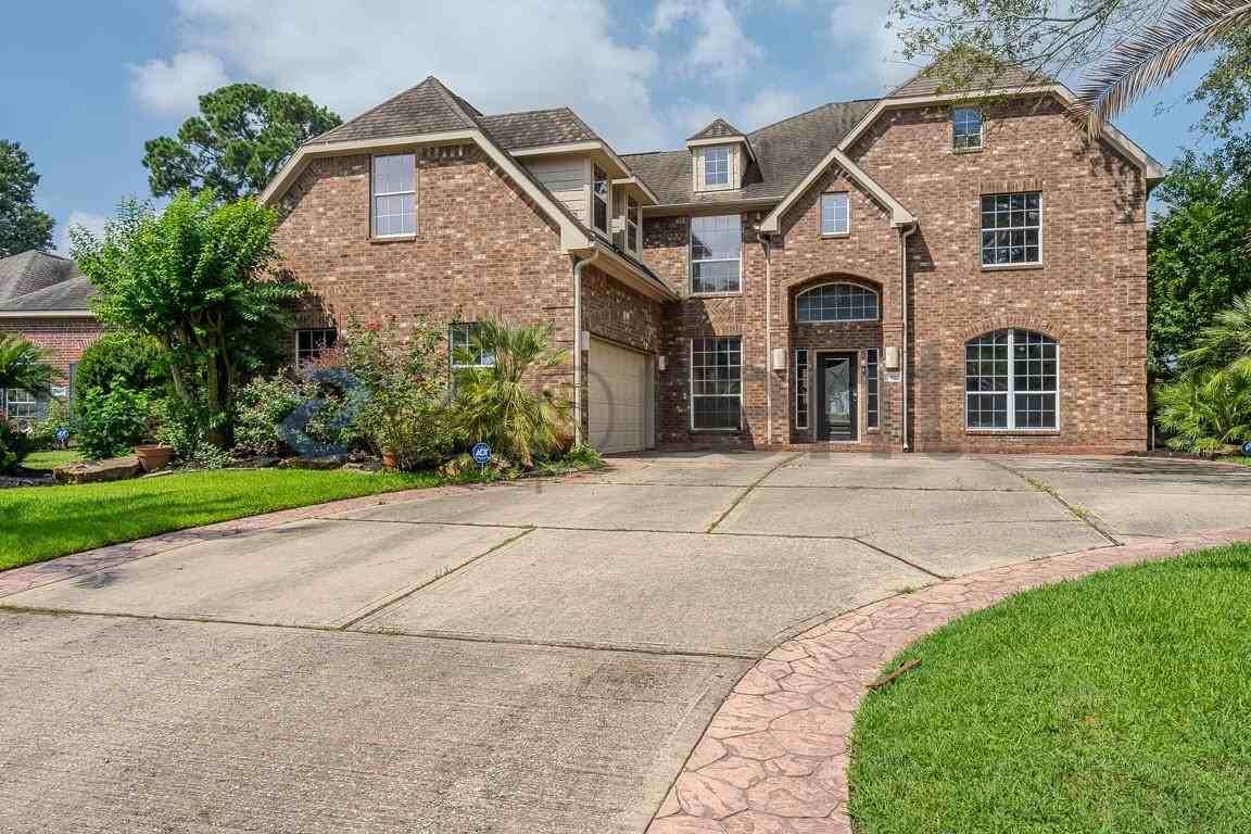 14911 Oxford Way - Photo 2 of 44