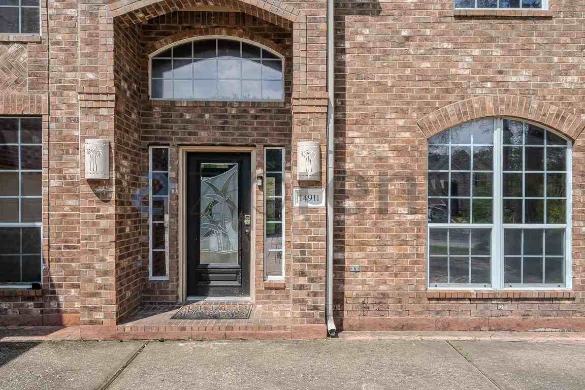 14911 Oxford Way - Photo 5 of 44