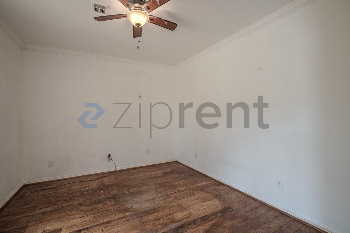 14911 Oxford Way - Photo 7 of 44