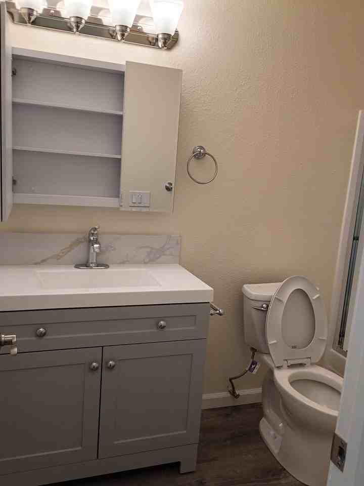 315 E. 30th St. - Photo 5 of 18