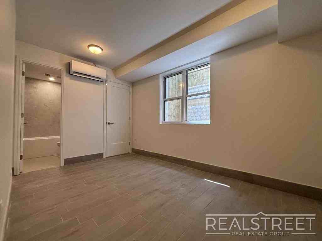 310 Park Ave #1 - Photo 4 of 11