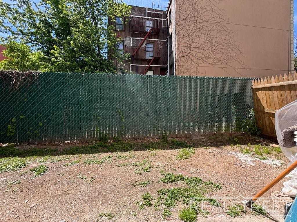 310 Park Ave #1 - Photo 6 of 11