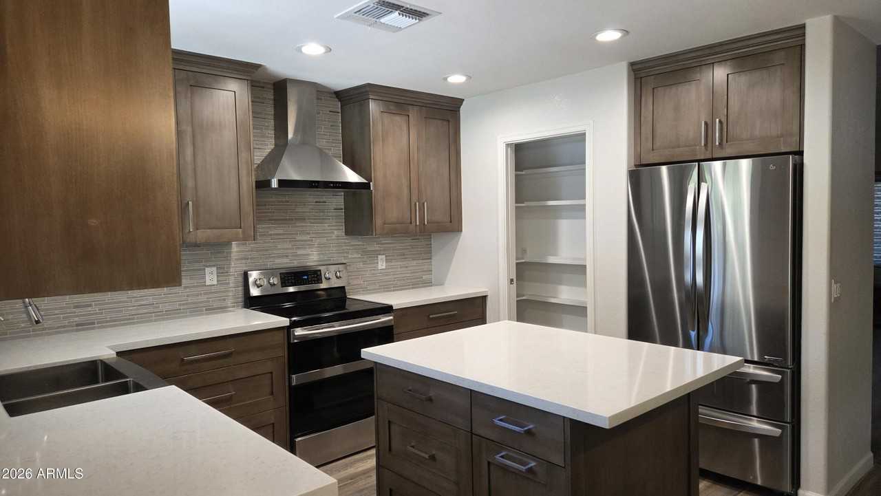 3020 E Friess Dr - Photo 5 of 46