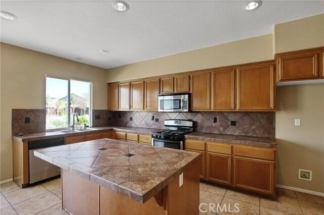 235 Peregrine Lane - Photo 7 of 26