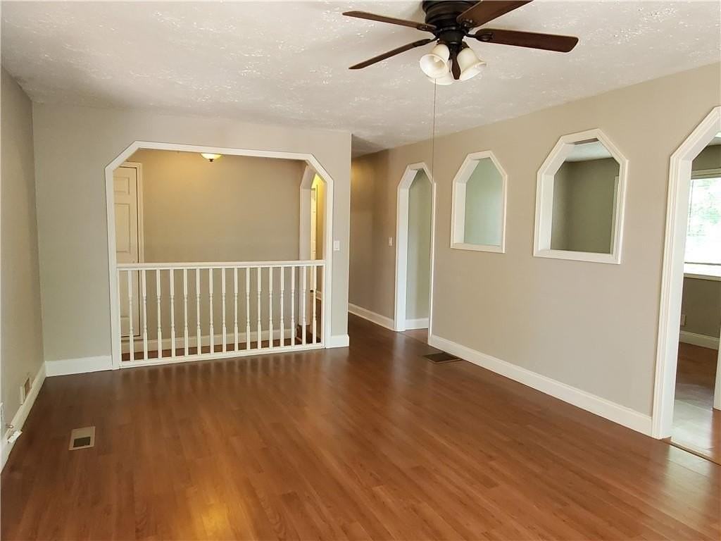 931 Auburn Rd - Photo 5 of 29