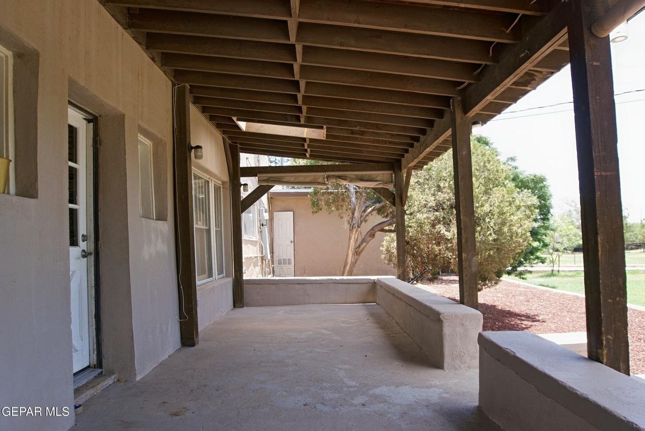 9401 Pavo Ln - Photo 6 of 35