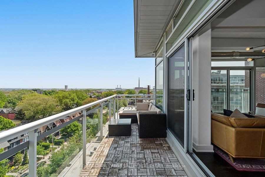319 Carlaw Avenue - Photo 13