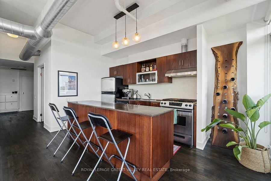 319 Carlaw Avenue #802 - Photo 5 of 21