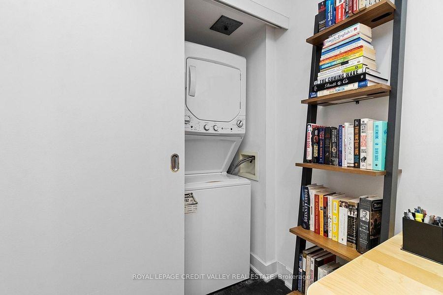 319 Carlaw Avenue - Photo 18