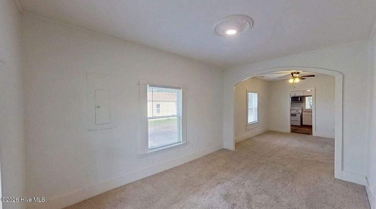 1206 Dawson St - Photo 2 of 19