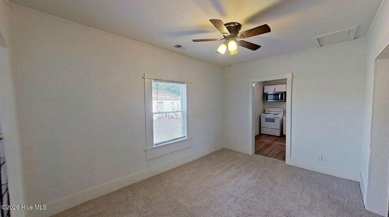 1206 Dawson St - Photo 4 of 19