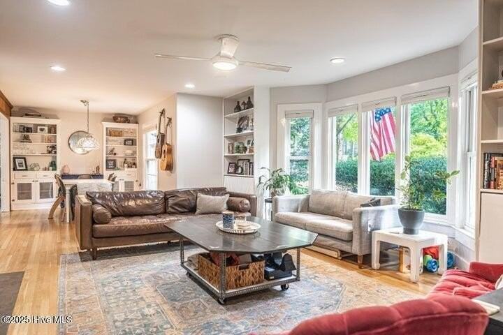 420 E Indiana Ave - Photo 4 of 34