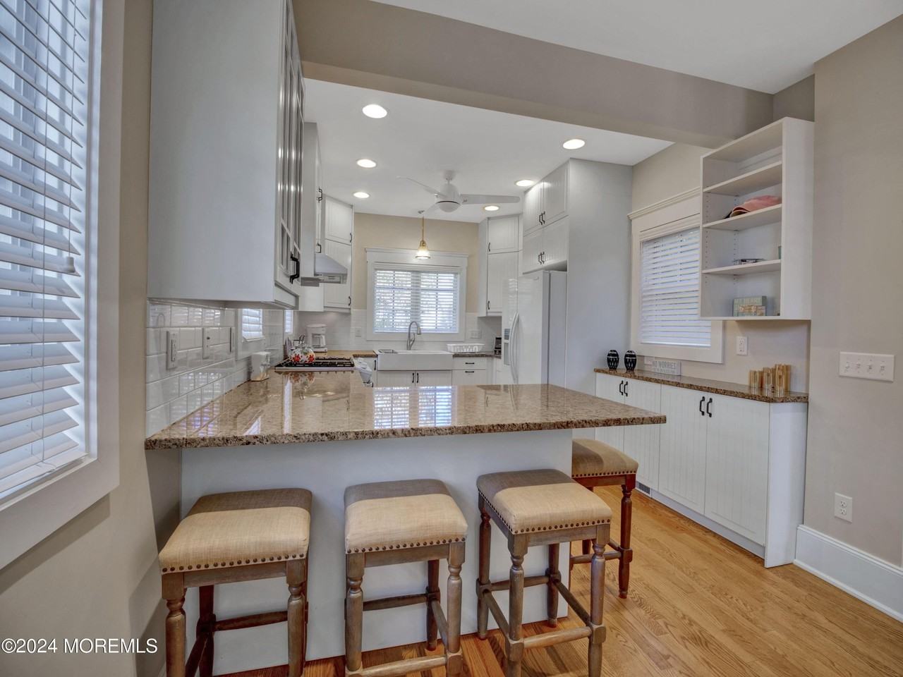 106 10th Ave - Photo 4 of 22