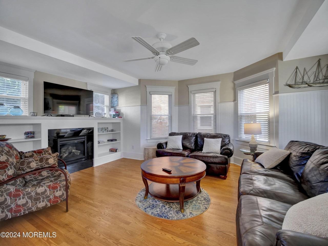 106 10th Ave - Photo 5 of 22