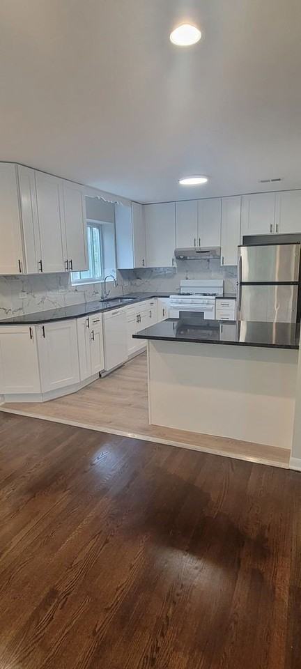 8638 Trumbull Ave #02 - Photo 3 of 9