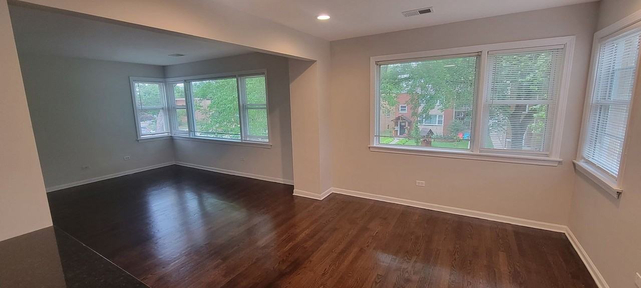 8638 Trumbull Ave #02 - Photo 5 of 9