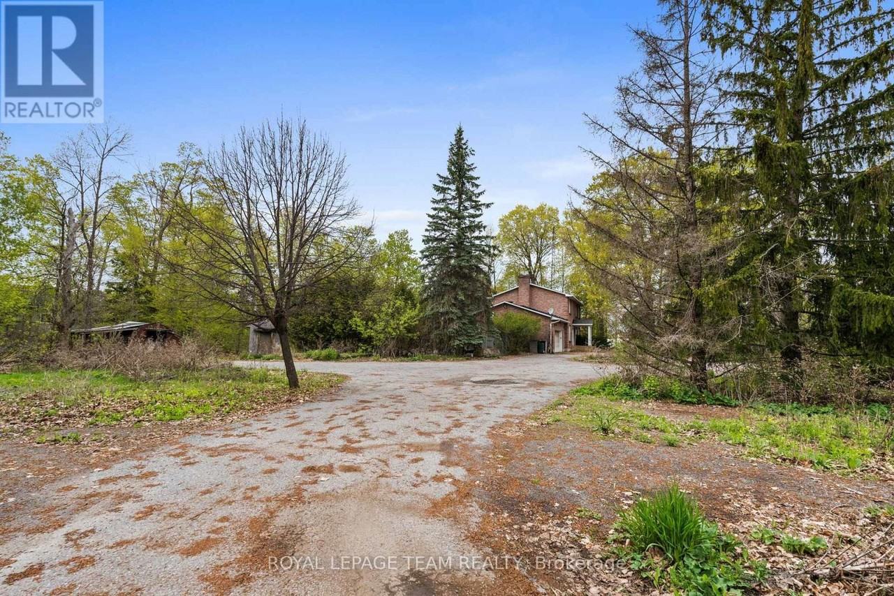 3162 Woodroffe Avenue - Photo 11