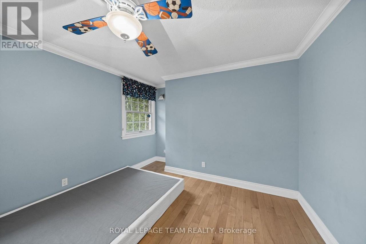 3162 Woodroffe Avenue - Photo 18